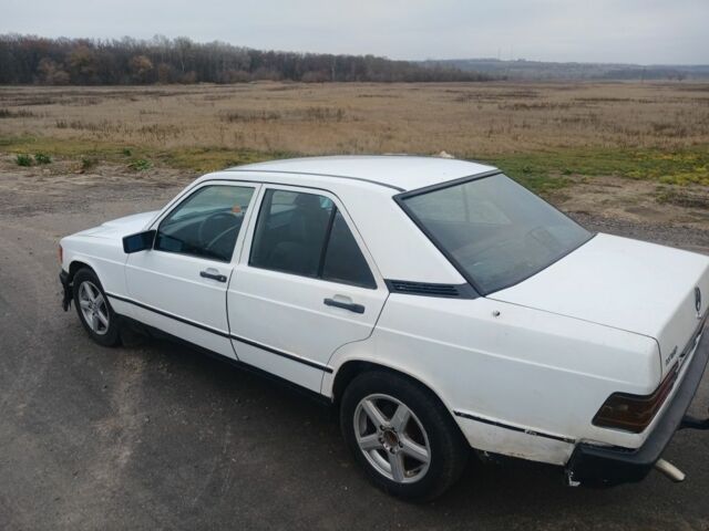 Белый Мерседес 190, объемом двигателя 2 л и пробегом 501 тыс. км за 1750 $, фото 1 на Automoto.ua