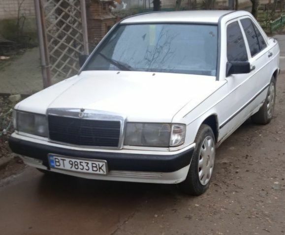 Білий Мерседес 190, об'ємом двигуна 2 л та пробігом 500 тис. км за 1560 $, фото 1 на Automoto.ua