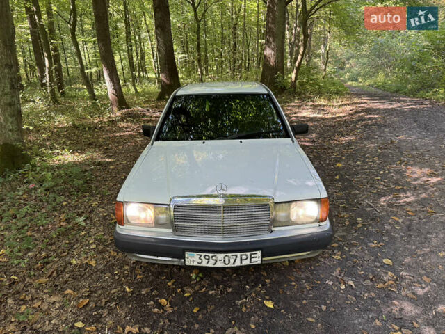 Белый Мерседес 190, объемом двигателя 0 л и пробегом 289 тыс. км за 1650 $, фото 1 на Automoto.ua