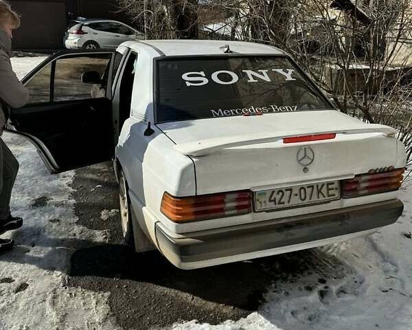 Білий Мерседес 190, об'ємом двигуна 0 л та пробігом 290 тис. км за 2000 $, фото 1 на Automoto.ua