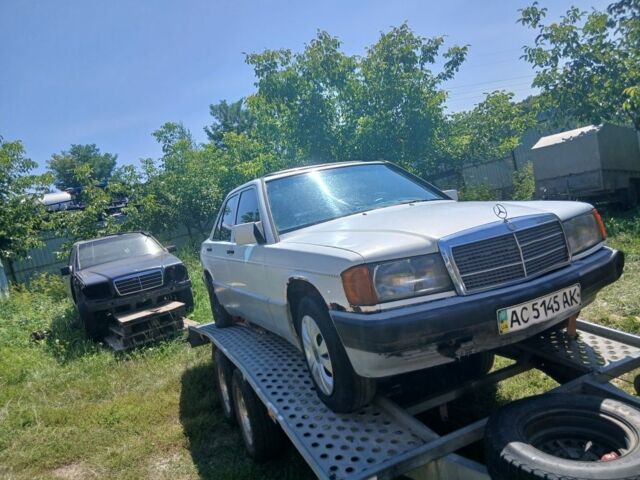 Белый Мерседес 190, объемом двигателя 2 л и пробегом 280 тыс. км за 500 $, фото 1 на Automoto.ua