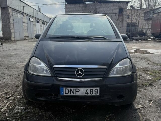 Чорний Мерседес 190, об'ємом двигуна 0 л та пробігом 100 тис. км за 565 $, фото 1 на Automoto.ua