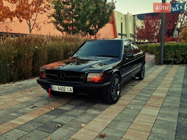 Черный Мерседес 190, объемом двигателя 2.3 л и пробегом 271 тыс. км за 4000 $, фото 1 на Automoto.ua