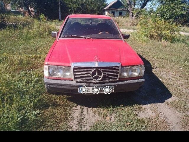 Червоний Мерседес 190, об'ємом двигуна 2 л та пробігом 370 тис. км за 1350 $, фото 1 на Automoto.ua
