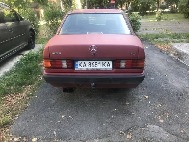 Червоний Мерседес 190, об'ємом двигуна 2.6 л та пробігом 425 тис. км за 2300 $, фото 1 на Automoto.ua