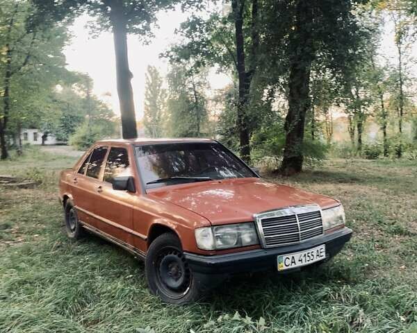 Красный Мерседес 190, объемом двигателя 0 л и пробегом 230 тыс. км за 1250 $, фото 1 на Automoto.ua