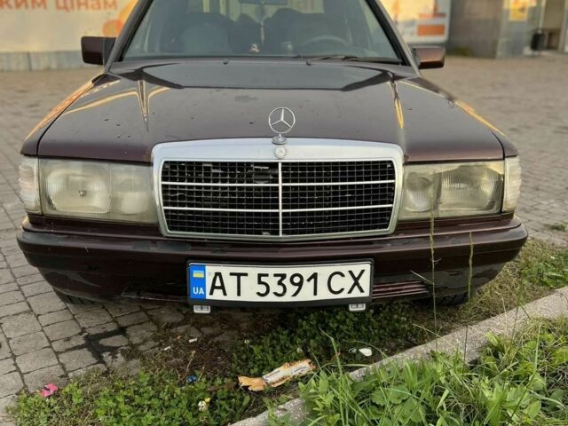 Красный Мерседес 190, объемом двигателя 2.3 л и пробегом 450 тыс. км за 1200 $, фото 1 на Automoto.ua