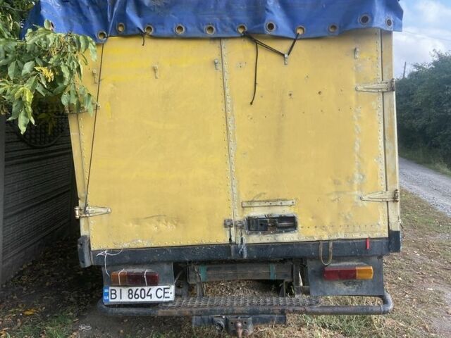 Желтый Мерседес 190, объемом двигателя 3.8 л и пробегом 2 тыс. км за 2500 $, фото 1 на Automoto.ua