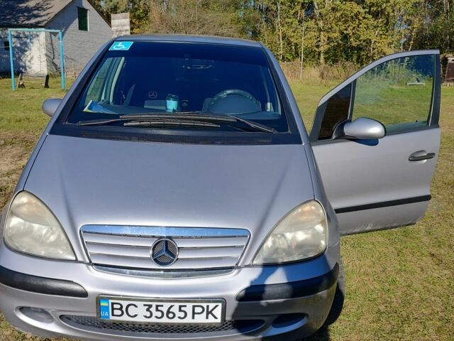 Мерседес 190 1999 у Новояворівськ на Automoto.ua Сірий Мерседес 190, об'ємом двигуна 1.9 л та пробігом 230 тис. км за 4050 $, фото 1 на Automoto.ua