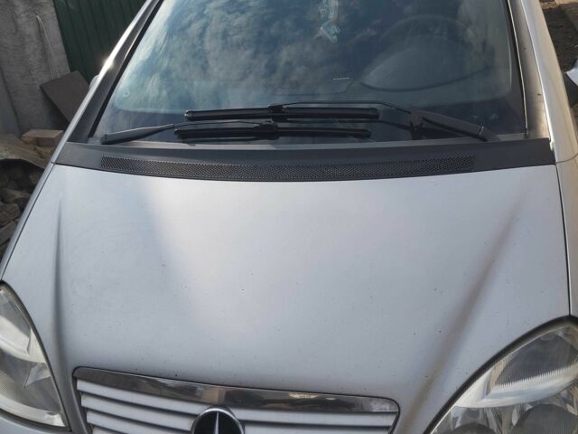 Серый Мерседес 190, объемом двигателя 1.7 л и пробегом 300 тыс. км за 3836 $, фото 1 на Automoto.ua