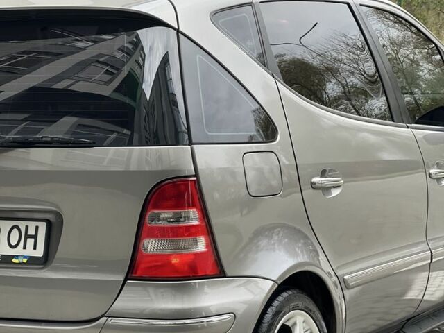 Сірий Мерседес 190, об'ємом двигуна 1.9 л та пробігом 206 тис. км за 4500 $, фото 1 на Automoto.ua