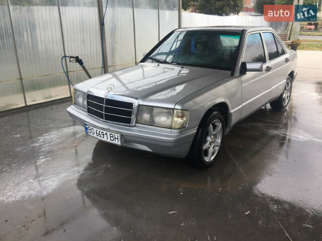 Серый Мерседес 190, объемом двигателя 2 л и пробегом 275 тыс. км за 2100 $, фото 1 на Automoto.ua