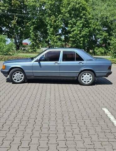 Серый Мерседес 190, объемом двигателя 2 л и пробегом 670 тыс. км за 2200 $, фото 1 на Automoto.ua