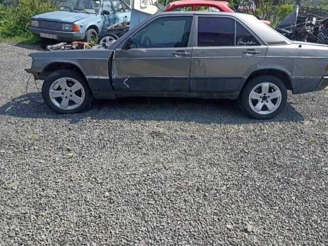 Серый Мерседес 190, объемом двигателя 2 л и пробегом 50 тыс. км за 500 $, фото 1 на Automoto.ua