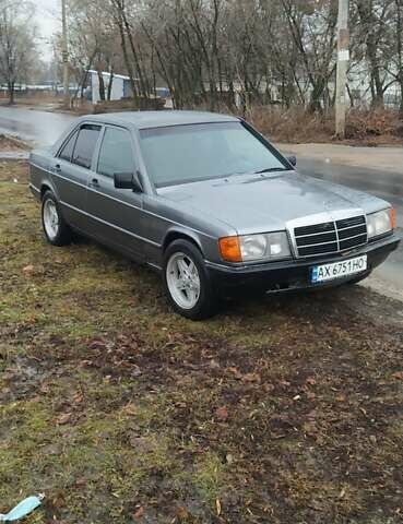 Серый Мерседес 190, объемом двигателя 2 л и пробегом 470 тыс. км за 1500 $, фото 1 на Automoto.ua