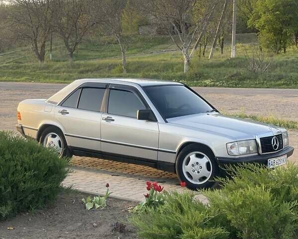 Сірий Мерседес 190, об'ємом двигуна 2 л та пробігом 250 тис. км за 2400 $, фото 1 на Automoto.ua