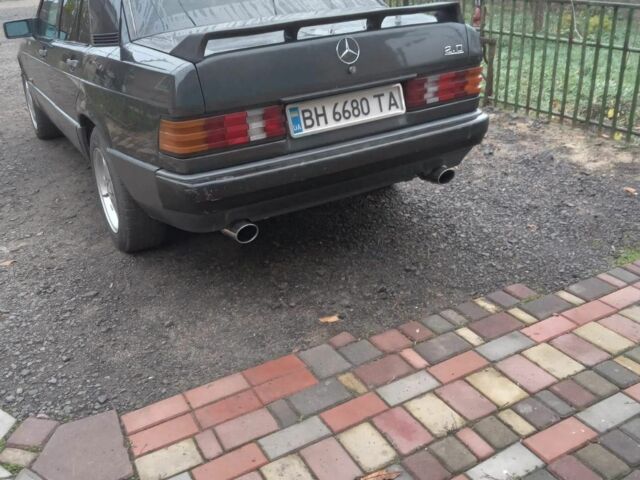 Серый Мерседес 190, объемом двигателя 3 л и пробегом 330 тыс. км за 4000 $, фото 1 на Automoto.ua