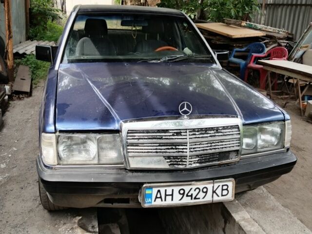 Синий Мерседес 190, объемом двигателя 2 л и пробегом 500 тыс. км за 1200 $, фото 1 на Automoto.ua