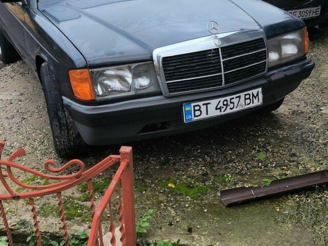 Синий Мерседес 190, объемом двигателя 2 л и пробегом 384 тыс. км за 1600 $, фото 1 на Automoto.ua