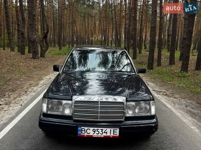 Синий Мерседес 190, объемом двигателя 2 л и пробегом 240 тыс. км за 3000 $, фото 1 на Automoto.ua