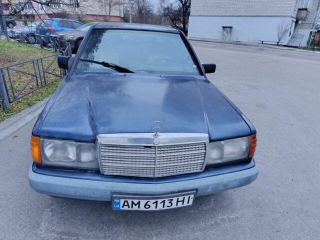 Синий Мерседес 190, объемом двигателя 2 л и пробегом 300 тыс. км за 1500 $, фото 1 на Automoto.ua