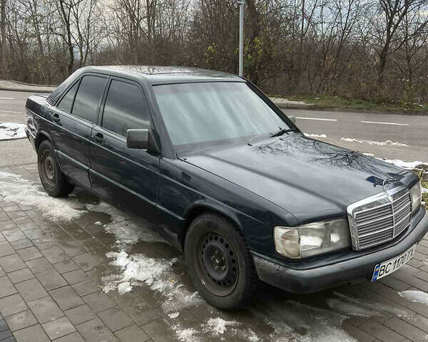 Синий Мерседес 190, объемом двигателя 1.8 л и пробегом 350 тыс. км за 2400 $, фото 1 на Automoto.ua