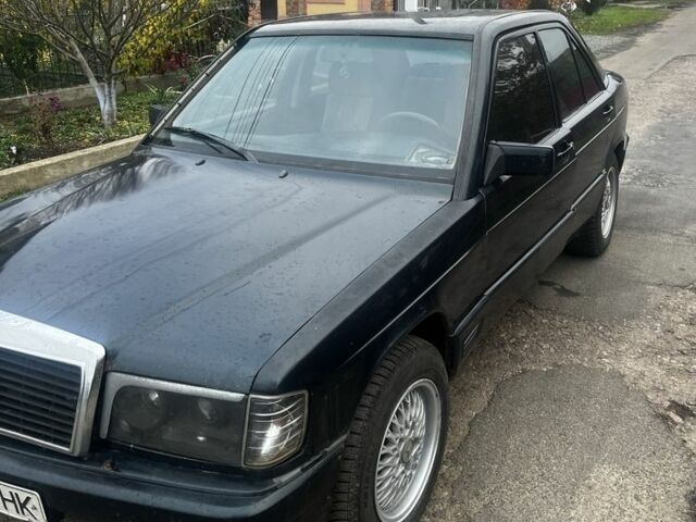 Зеленый Мерседес 190, объемом двигателя 2 л и пробегом 400 тыс. км за 2500 $, фото 1 на Automoto.ua