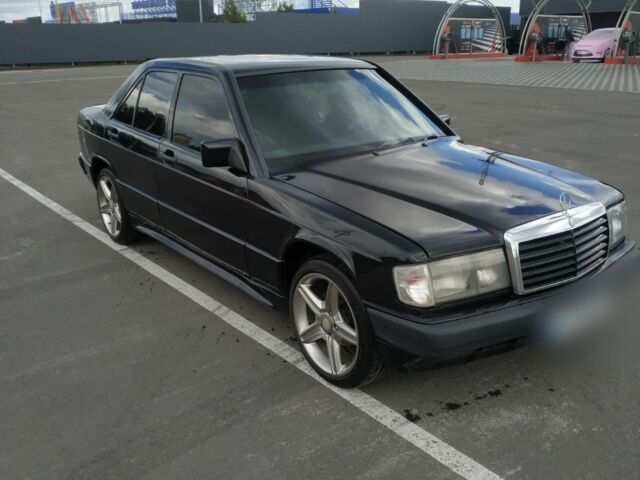 Зеленый Мерседес 190, объемом двигателя 2 л и пробегом 1 тыс. км за 3400 $, фото 1 на Automoto.ua