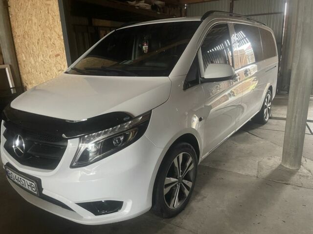 Белый Мерседес 200, объемом двигателя 2 л и пробегом 182 тыс. км за 19000 $, фото 1 на Automoto.ua