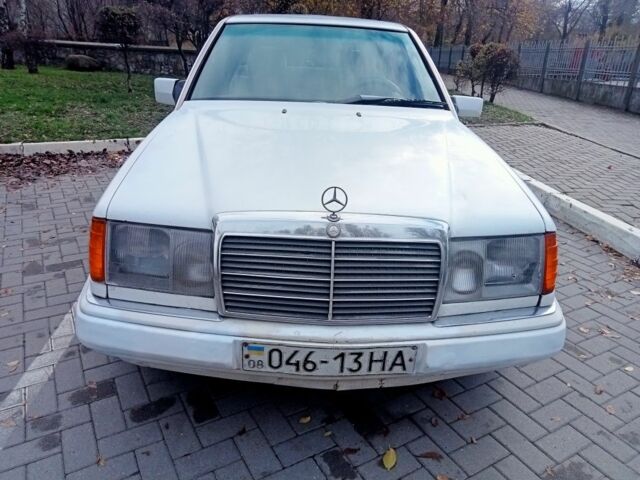 Белый Мерседес 200, объемом двигателя 0 л и пробегом 500 тыс. км за 1450 $, фото 1 на Automoto.ua