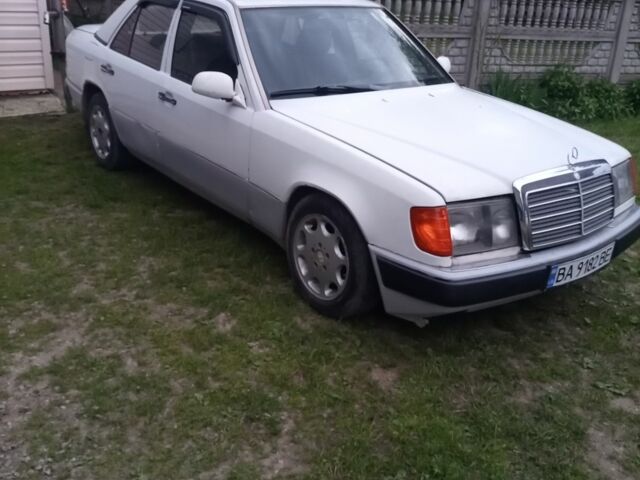 Білий Мерседес 200, об'ємом двигуна 2 л та пробігом 1 тис. км за 1300 $, фото 1 на Automoto.ua
