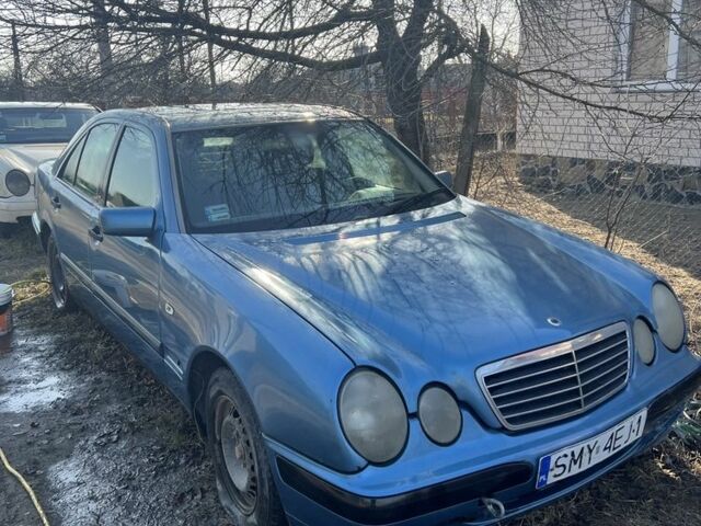 Белый Мерседес 200, объемом двигателя 2.2 л и пробегом 200 тыс. км за 300 $, фото 1 на Automoto.ua