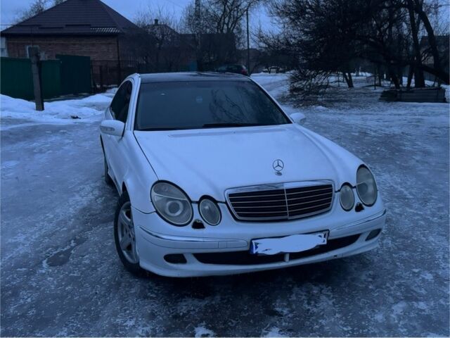 Белый Мерседес 200, объемом двигателя 2.2 л и пробегом 320 тыс. км за 6000 $, фото 1 на Automoto.ua