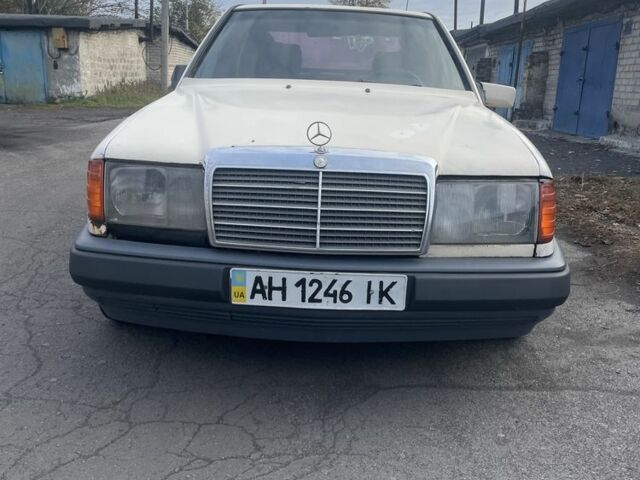Мерседес 200 1997 в Першотравенске на Automoto.ua Бежевый Мерседес 200, объемом двигателя 0 л и пробегом 265 тыс. км за 1199 $, фото 1 на Automoto.ua