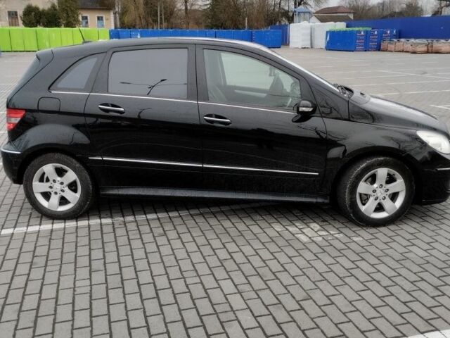 Черный Мерседес 200, объемом двигателя 2 л и пробегом 277 тыс. км за 5950 $, фото 1 на Automoto.ua