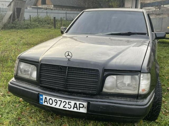 Чорний Мерседес 200, об'ємом двигуна 2 л та пробігом 1000 тис. км за 1600 $, фото 1 на Automoto.ua