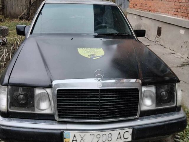 Черный Мерседес 200, объемом двигателя 2 л и пробегом 1000 тыс. км за 2100 $, фото 1 на Automoto.ua