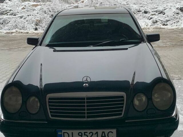 Чорний Мерседес 200, об'ємом двигуна 2.2 л та пробігом 200 тис. км за 2500 $, фото 1 на Automoto.ua