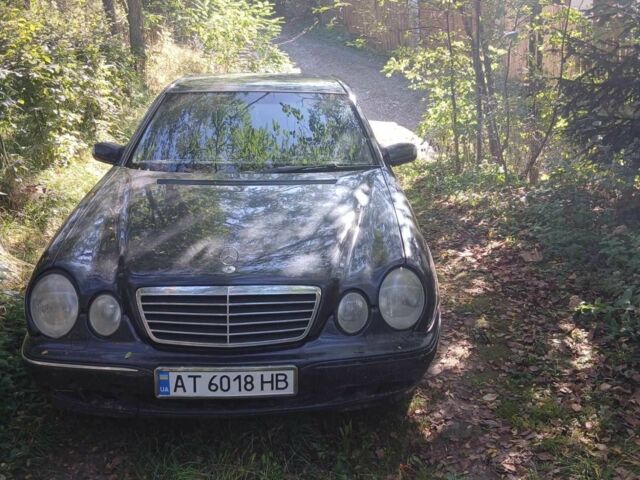 Черный Мерседес 200, объемом двигателя 2 л и пробегом 350 тыс. км за 2200 $, фото 1 на Automoto.ua