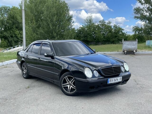 Чорний Мерседес 200, об'ємом двигуна 2 л та пробігом 420 тис. км за 3500 $, фото 1 на Automoto.ua