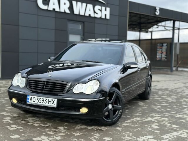 Черный Мерседес 200, объемом двигателя 2.1 л и пробегом 196 тыс. км за 4800 $, фото 1 на Automoto.ua