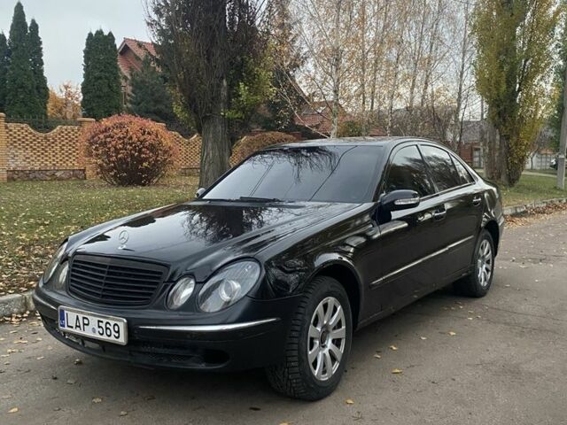 Черный Мерседес 200, объемом двигателя 3.2 л и пробегом 250 тыс. км за 2800 $, фото 1 на Automoto.ua