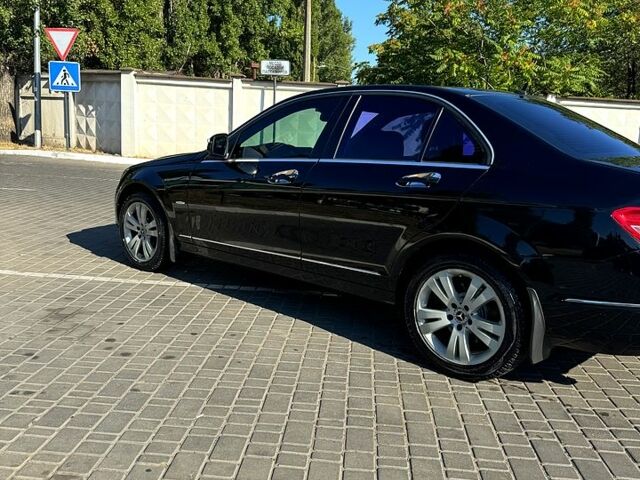 Чорний Мерседес 200, об'ємом двигуна 1.8 л та пробігом 34 тис. км за 7200 $, фото 1 на Automoto.ua