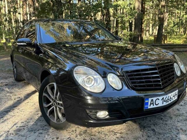 Чорний Мерседес 200, об'ємом двигуна 2.1 л та пробігом 340 тис. км за 10150 $, фото 1 на Automoto.ua