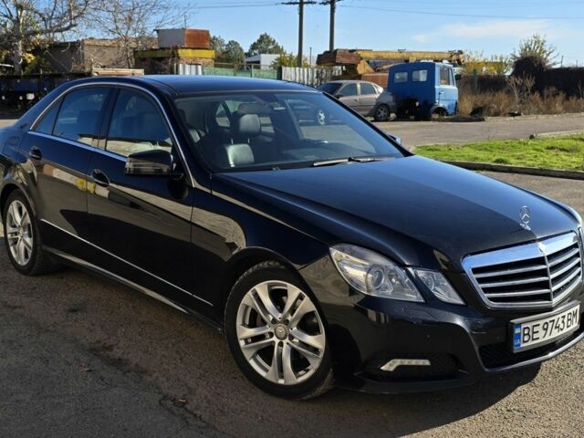 Чорний Мерседес 200, об'ємом двигуна 2.1 л та пробігом 309 тис. км за 9900 $, фото 1 на Automoto.ua