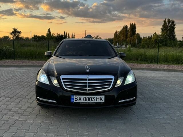 Чорний Мерседес 200, об'ємом двигуна 2.1 л та пробігом 311 тис. км за 13046 $, фото 1 на Automoto.ua
