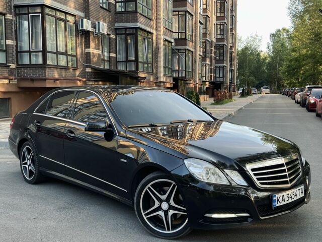 Чорний Мерседес 200, об'ємом двигуна 2.1 л та пробігом 260 тис. км за 10499 $, фото 1 на Automoto.ua
