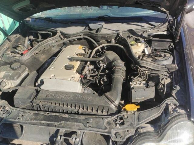 Черный Мерседес 200, объемом двигателя 2 л и пробегом 270 тыс. км за 1500 $, фото 1 на Automoto.ua