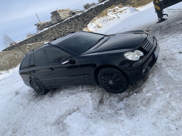 Чорний Мерседес 200, об'ємом двигуна 1.8 л та пробігом 350 тис. км за 4500 $, фото 1 на Automoto.ua
