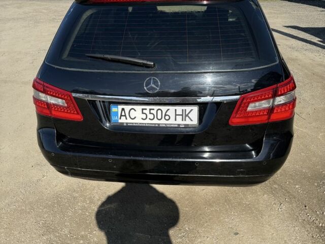 Черный Мерседес 200, объемом двигателя 2.1 л и пробегом 285 тыс. км за 249 $, фото 1 на Automoto.ua